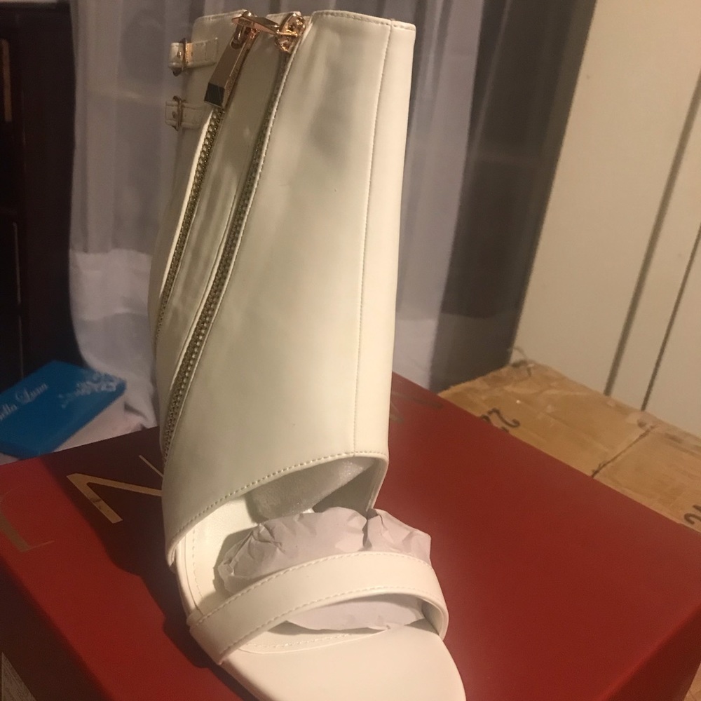 Dress boots